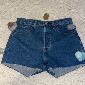Levi’s 501 high rise button fly shorts ✨